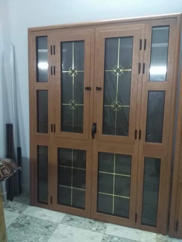 باب خشمونيوم  بتصميم مودرن أنيق
